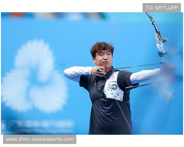 美国反曲弓男队在世界大学生射箭锦标赛中获得金牌，男子反曲弓团体赛